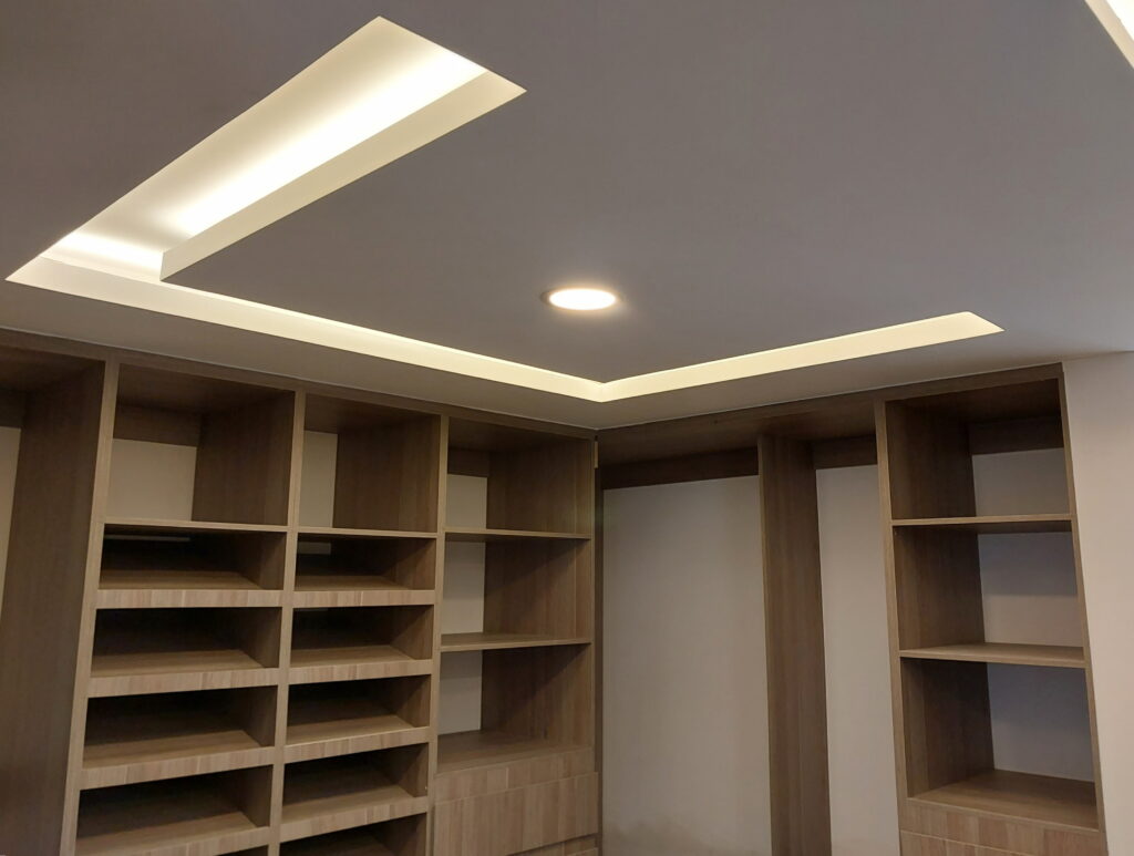 Closet 1 I